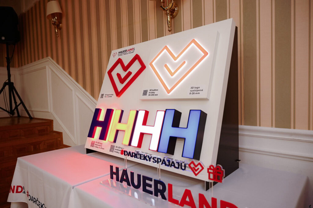 3D svetelné logo Hauerland na výstave